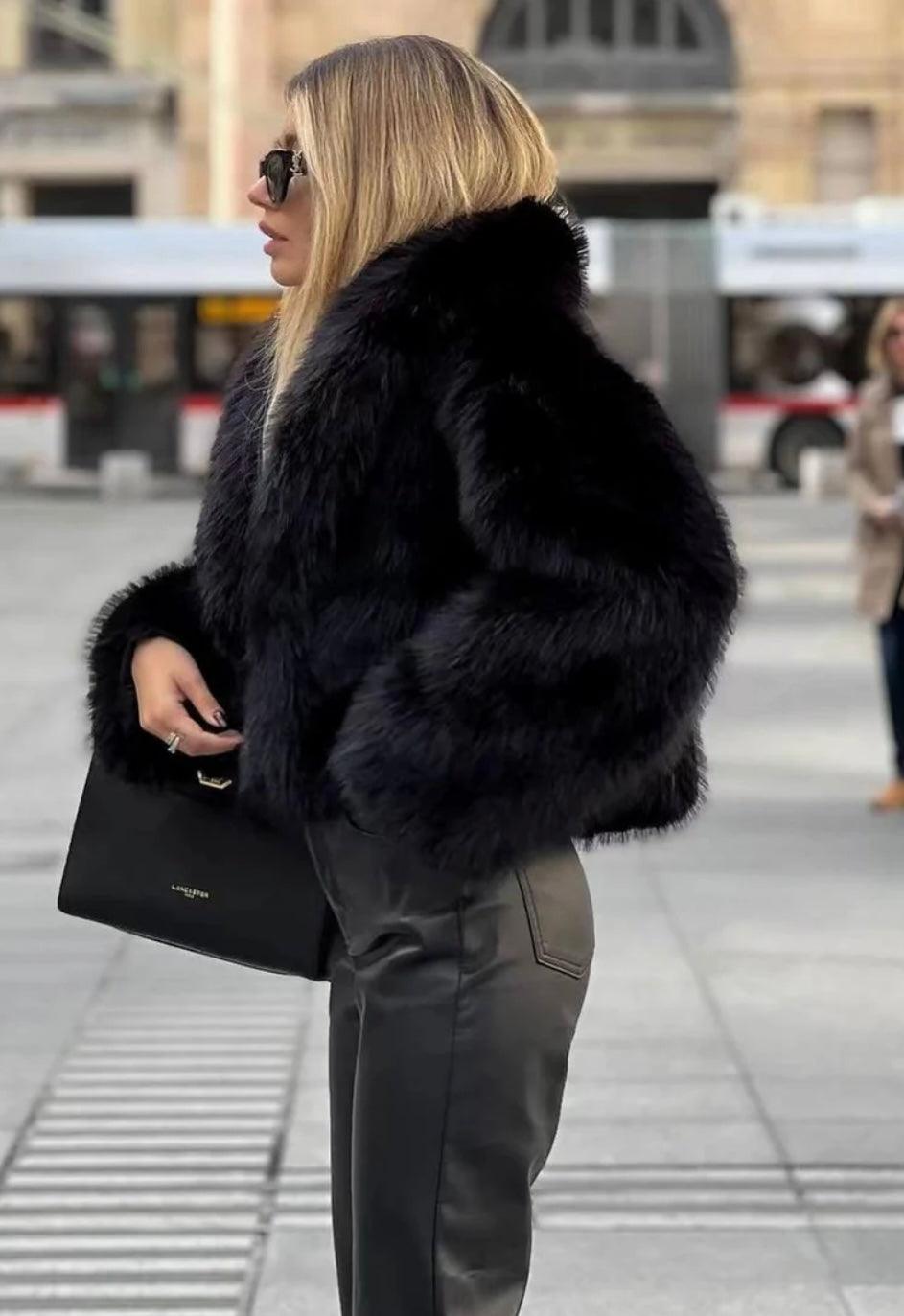 Ebba – Chaqueta de Piel Vegana Elegante