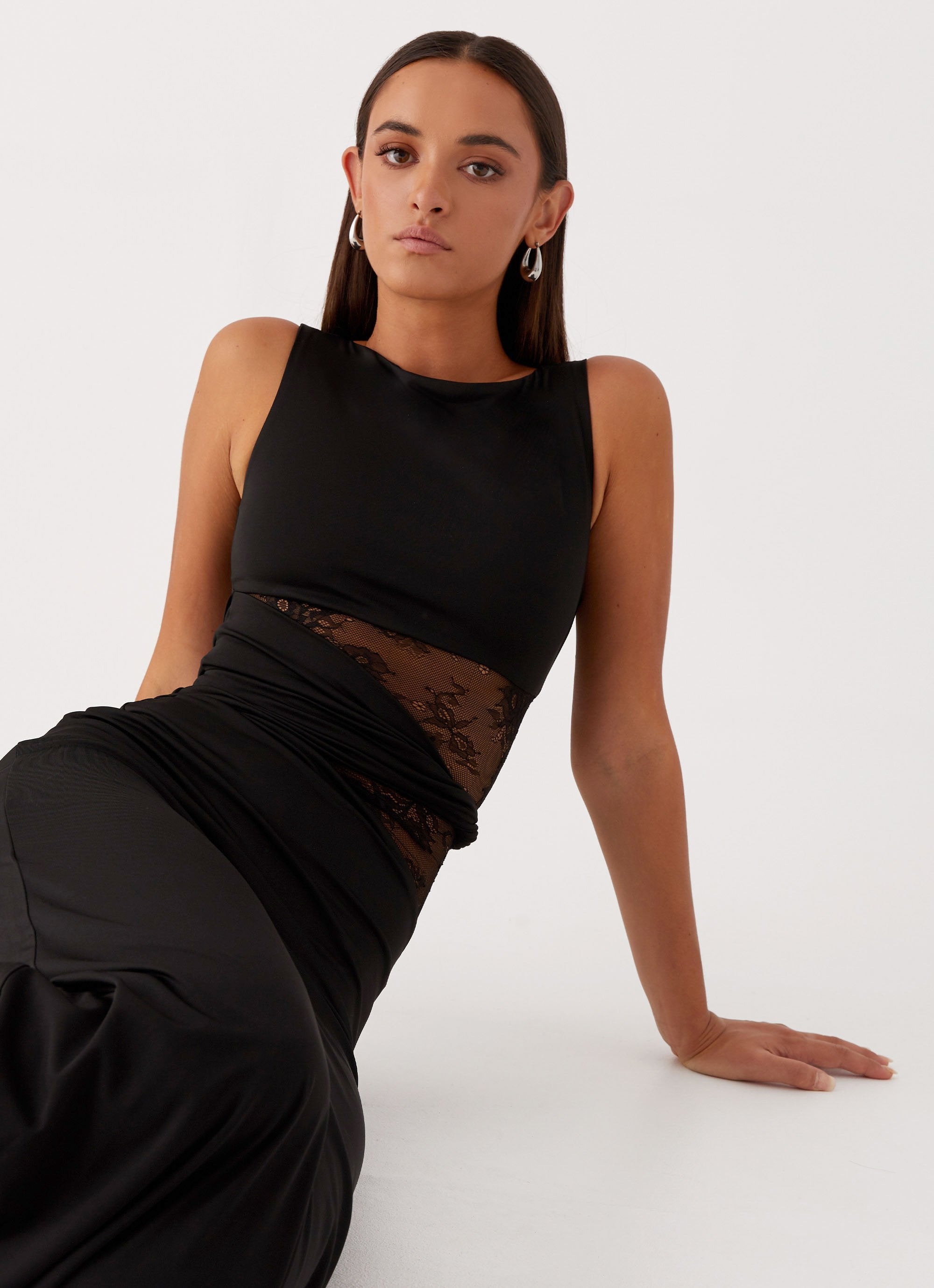 Emma - Vestido maxi con cortes y cordones