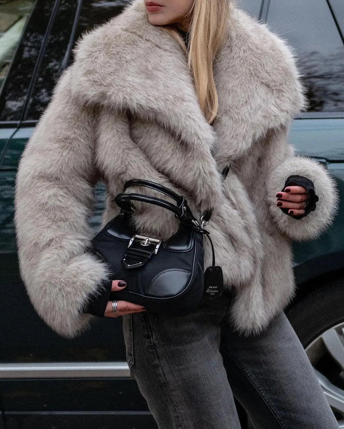 Ebba – Chaqueta de Piel Vegana Elegante