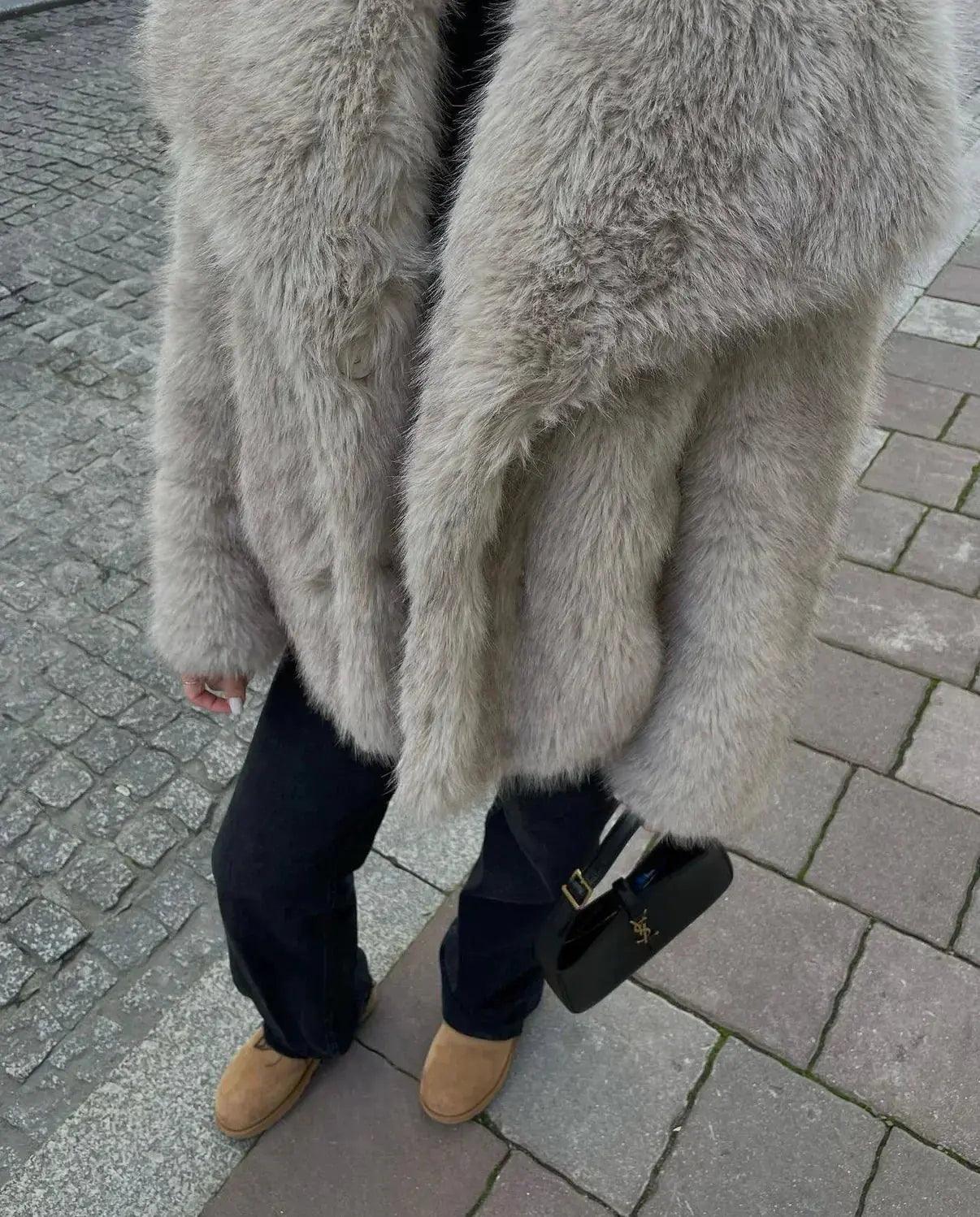 Ebba – Chaqueta de Piel Vegana Elegante