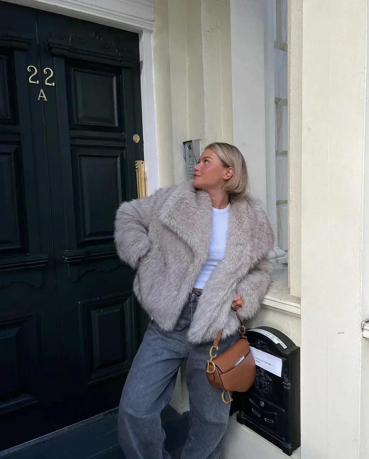Ebba – Chaqueta de Piel Vegana Elegante