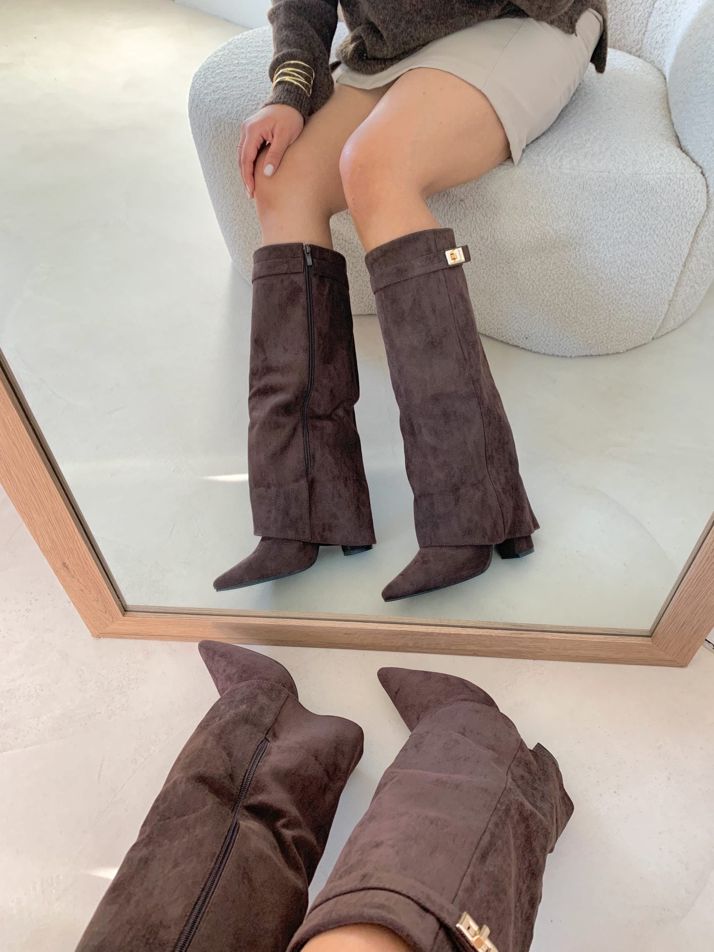 Mocha Luxe - Botas Veganas Altas de Ante
