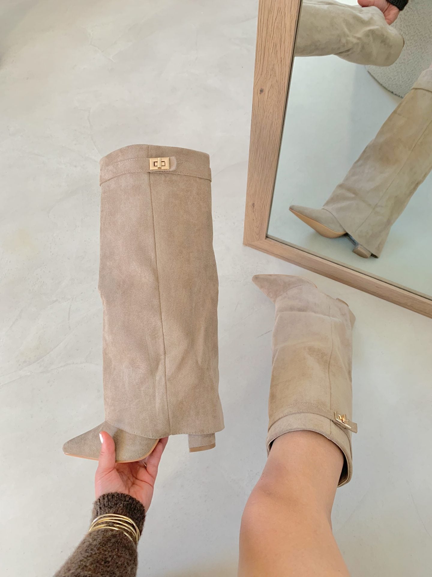 Crème Luxe - Botas Veganas Altas de Ante