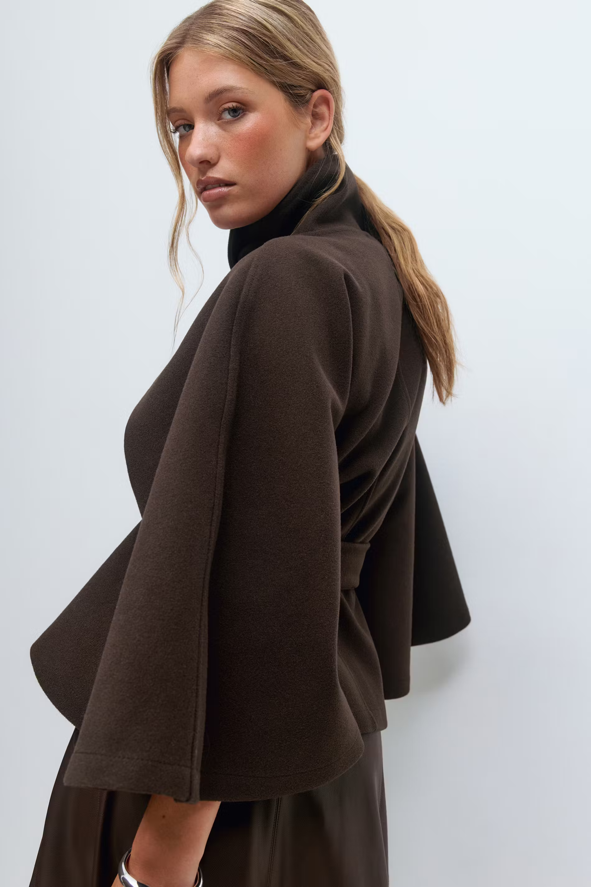 Loreza | Abrigo Elegante para Mujeres con Cinturón y Cuello Alto